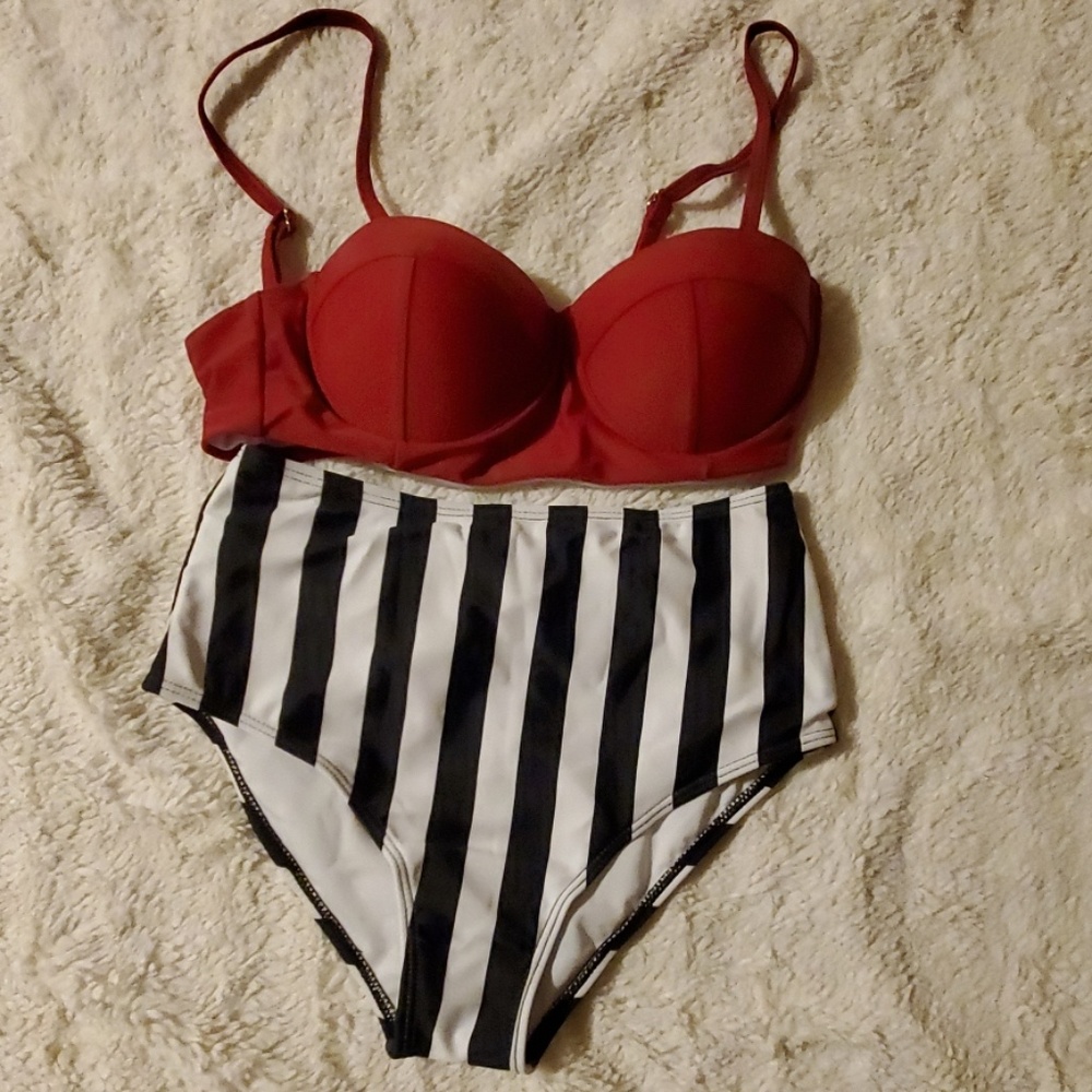 Bikini 34B top small bottoms